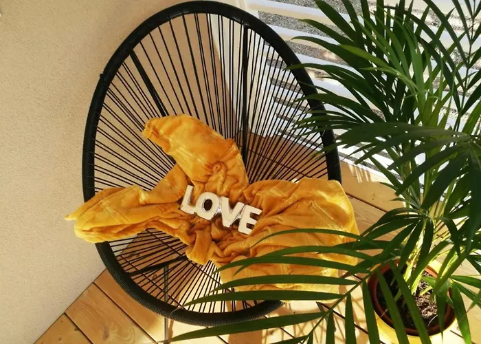 Mobile Nensi Biograd Na Moru