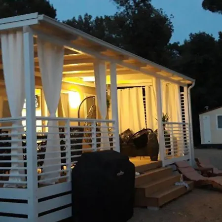 Mobile Nensi Casa de Férias Biograd Na Moru