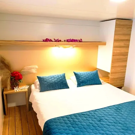 Mobile Nensi Casa de Férias Biograd Na Moru