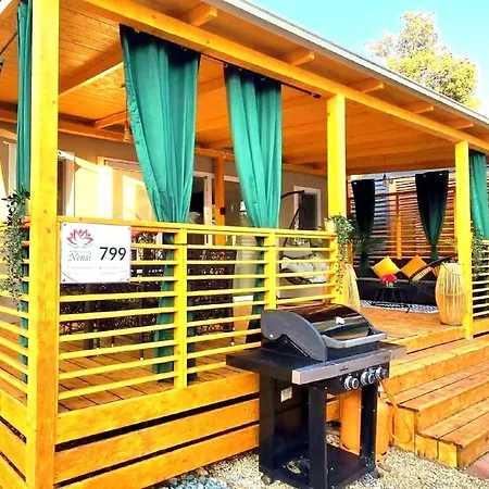 Casa de Férias Mobile Nensi Biograd Na Moru