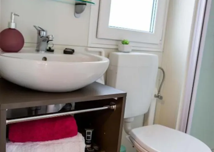 펜션 Mobile Nensi 비오그라드나모루