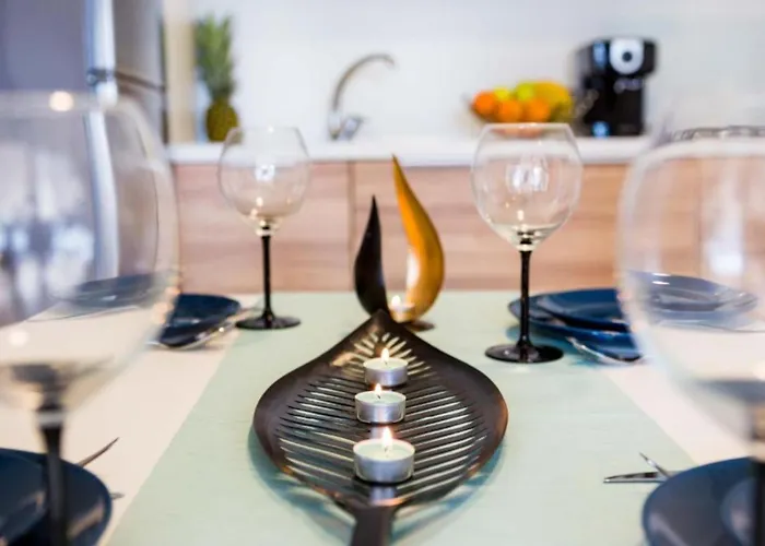 Mobile Nensi بيت للعطل بيوغْغاد نا موغو